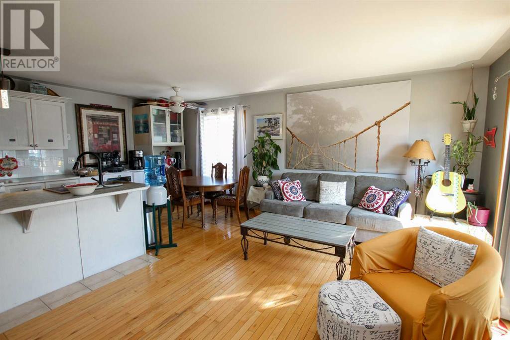 Photo 5 of 1 4622 44 Street, Sylvan Lake AB