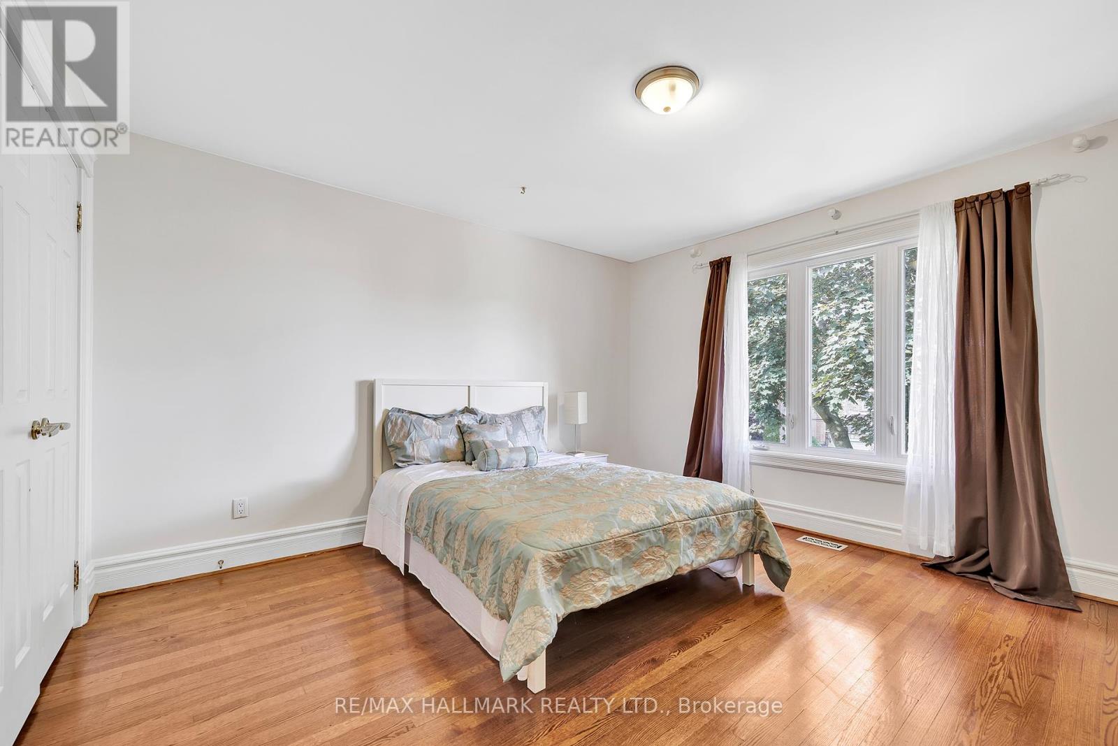 Photo 25 of 6 Montford Drive, Toronto ON
