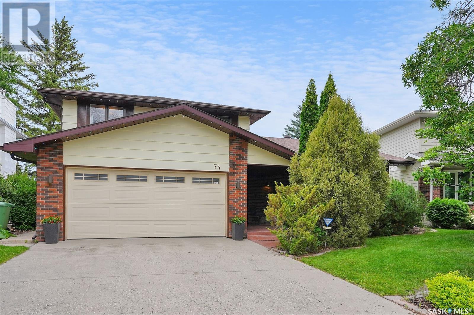 Single Family House 2 Level for Sale in  Selkirk CRESCENT Regina 