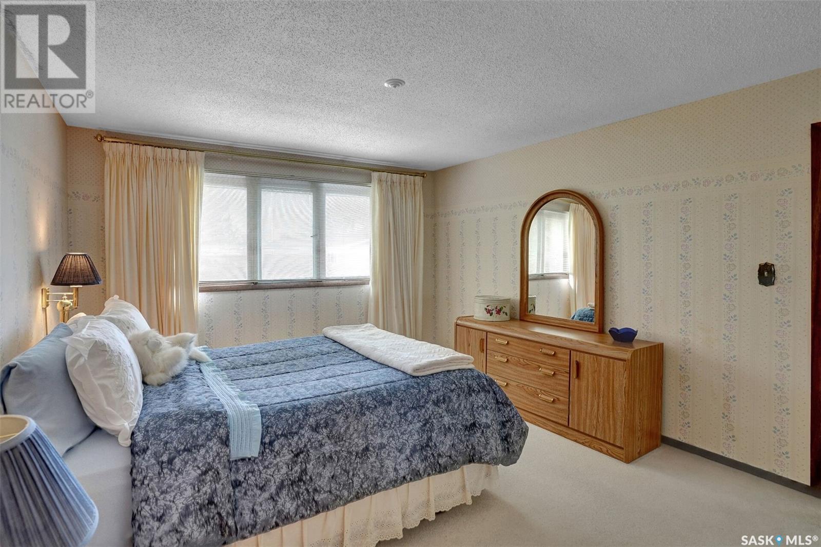 Single Family House 2 Level for Sale in  Selkirk CRESCENT Regina 
