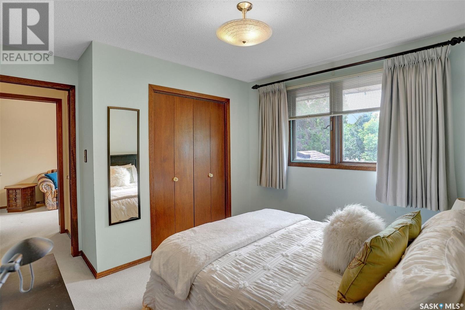 Single Family House 2 Level for Sale in  Selkirk CRESCENT Regina 
