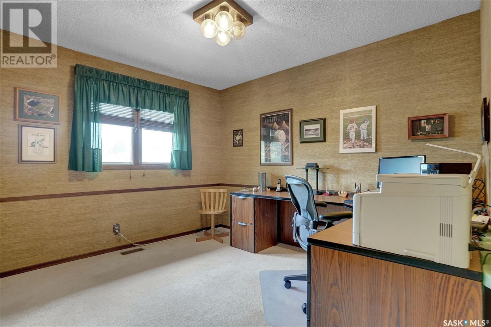 Single Family House 2 Level for Sale in  Selkirk CRESCENT Regina 