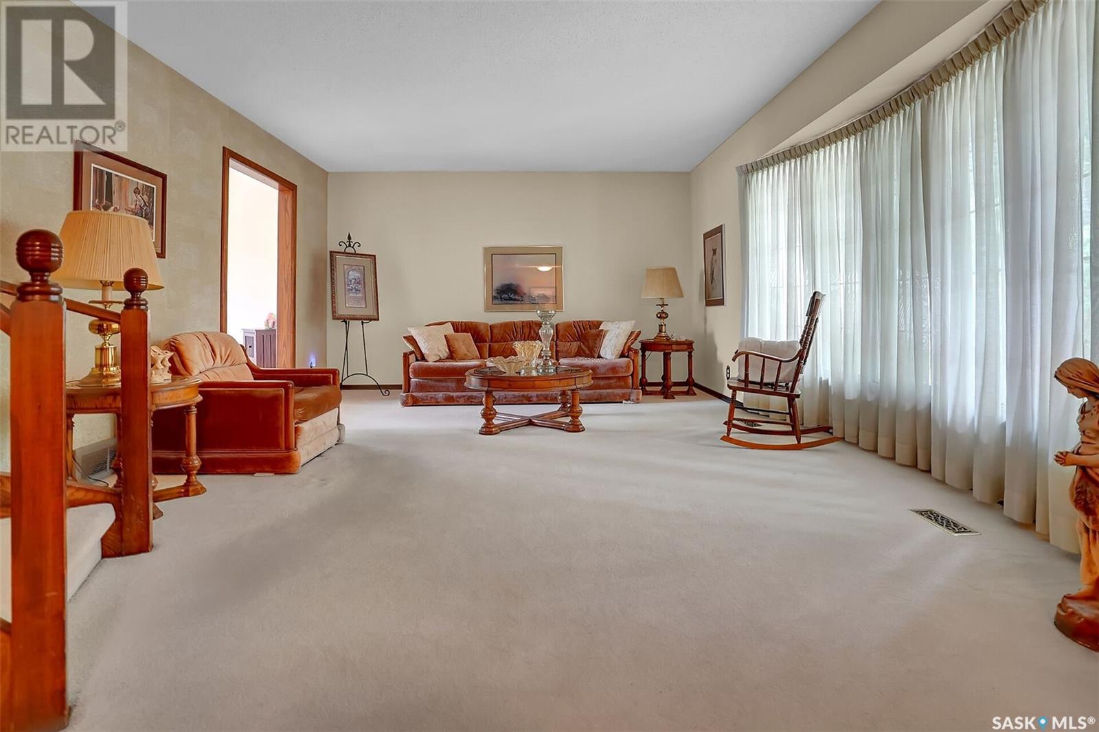 Single Family House 2 Level for Sale in  Selkirk CRESCENT Regina 