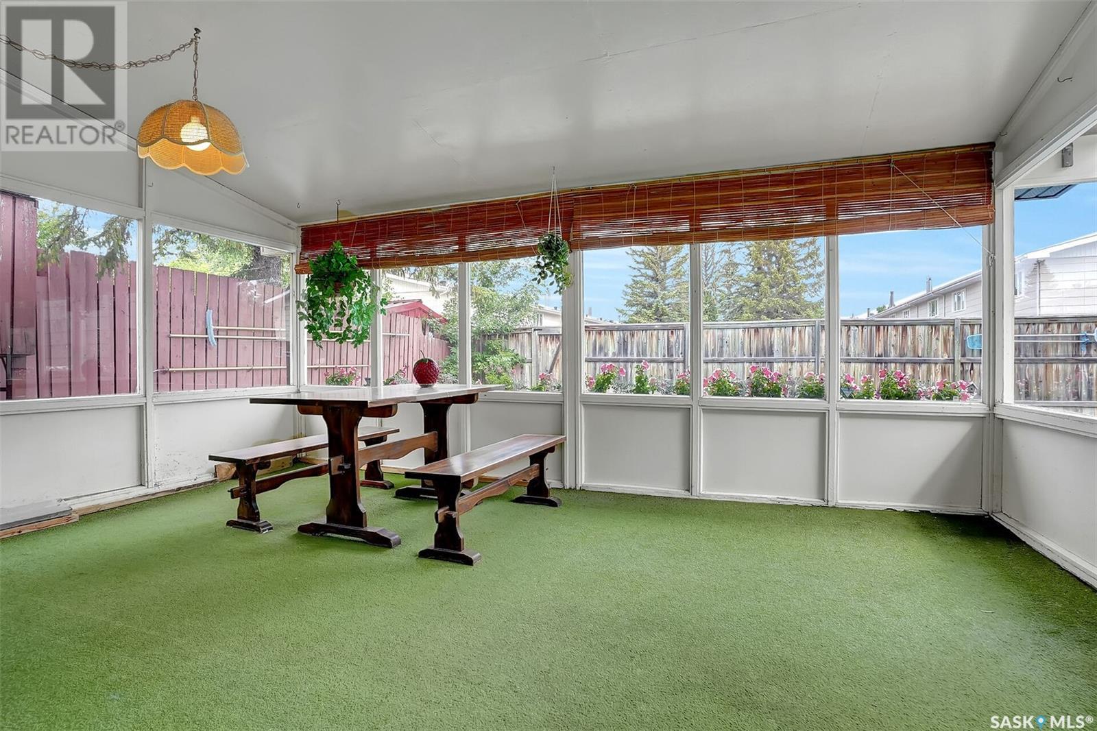Single Family House 2 Level for Sale in  Selkirk CRESCENT Regina 