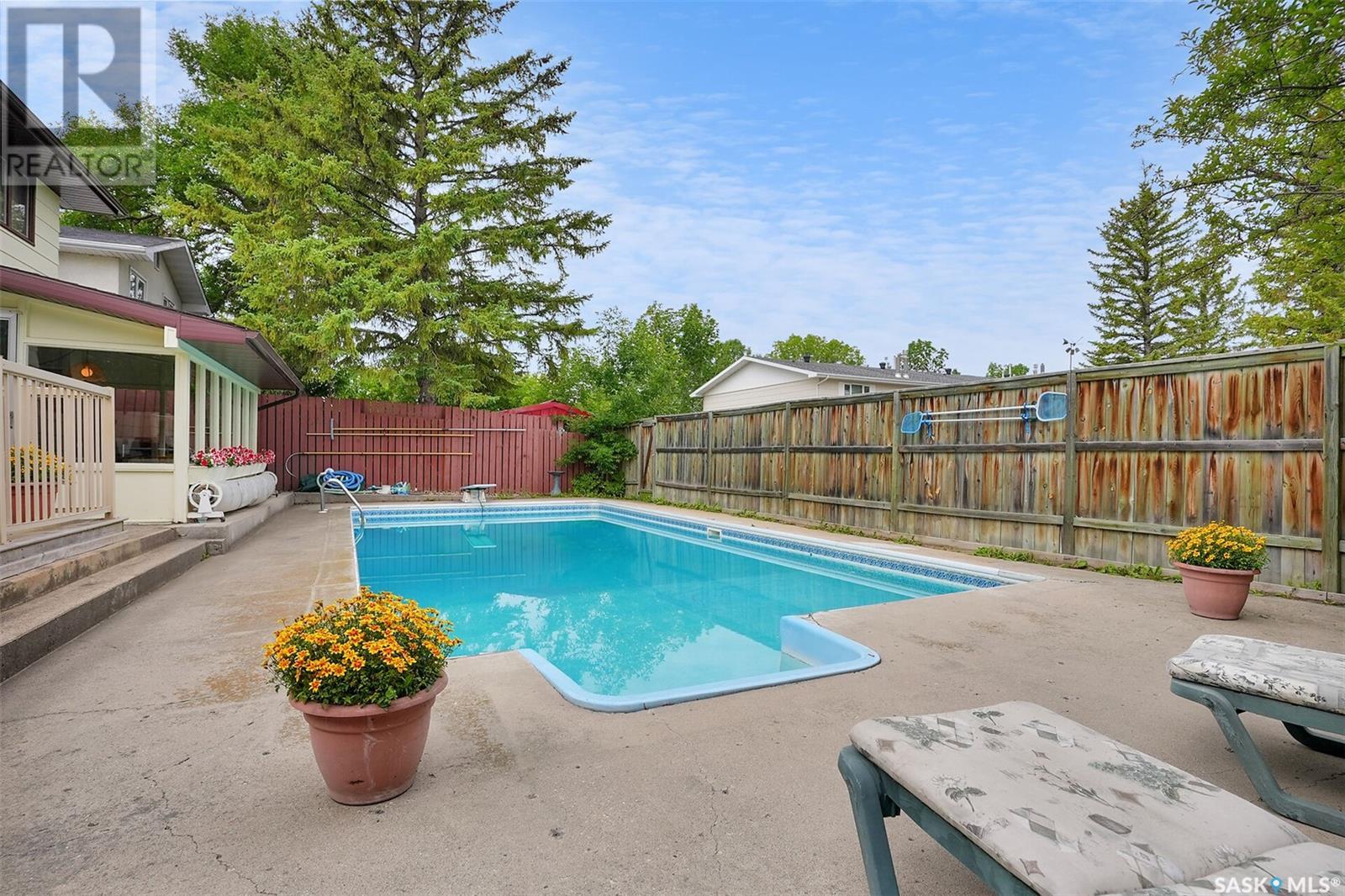 Single Family House 2 Level for Sale in  Selkirk CRESCENT Regina 
