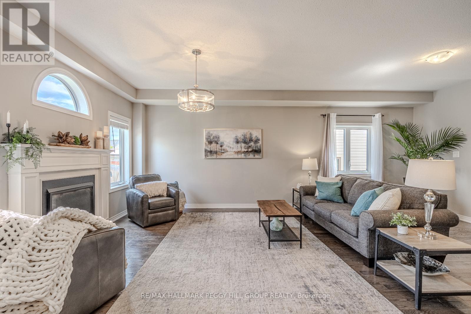 Photo 6 of 25 Mandley Street, Essa ON