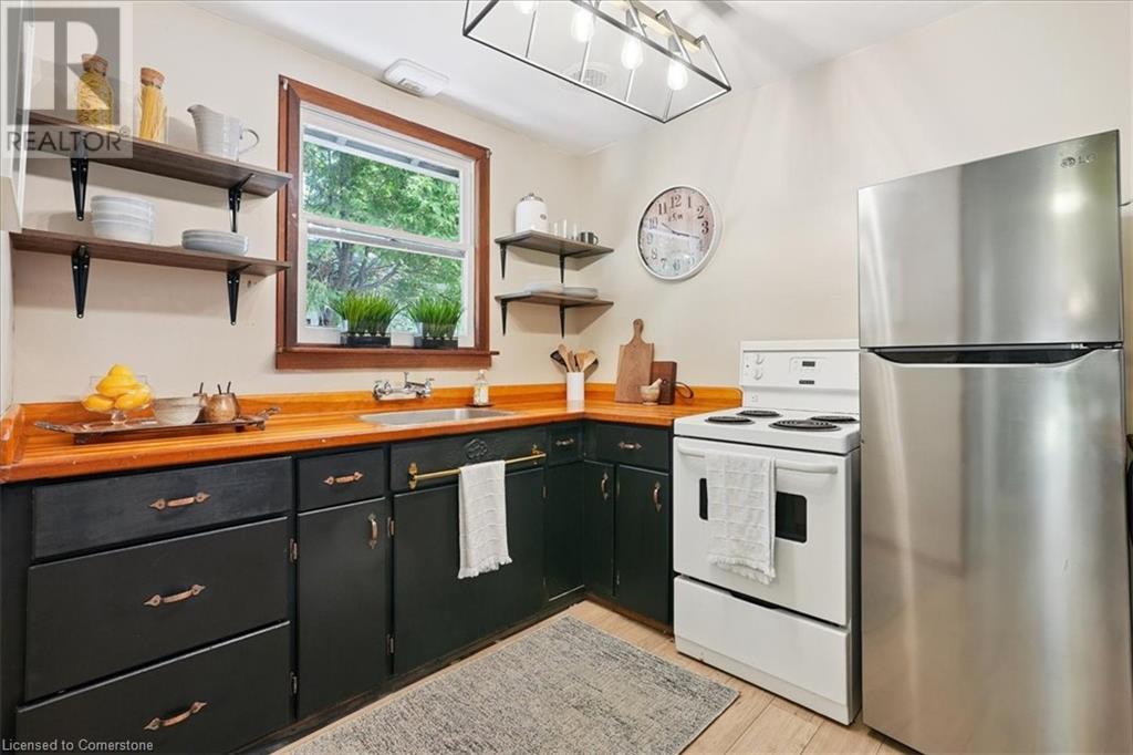 Photo 11 of 1403 Birch Avenue, Burlington ON
