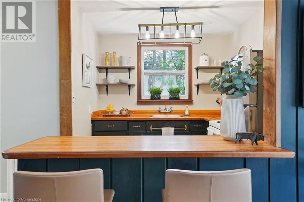Photo 10 of 1403 Birch Avenue, Burlington ON