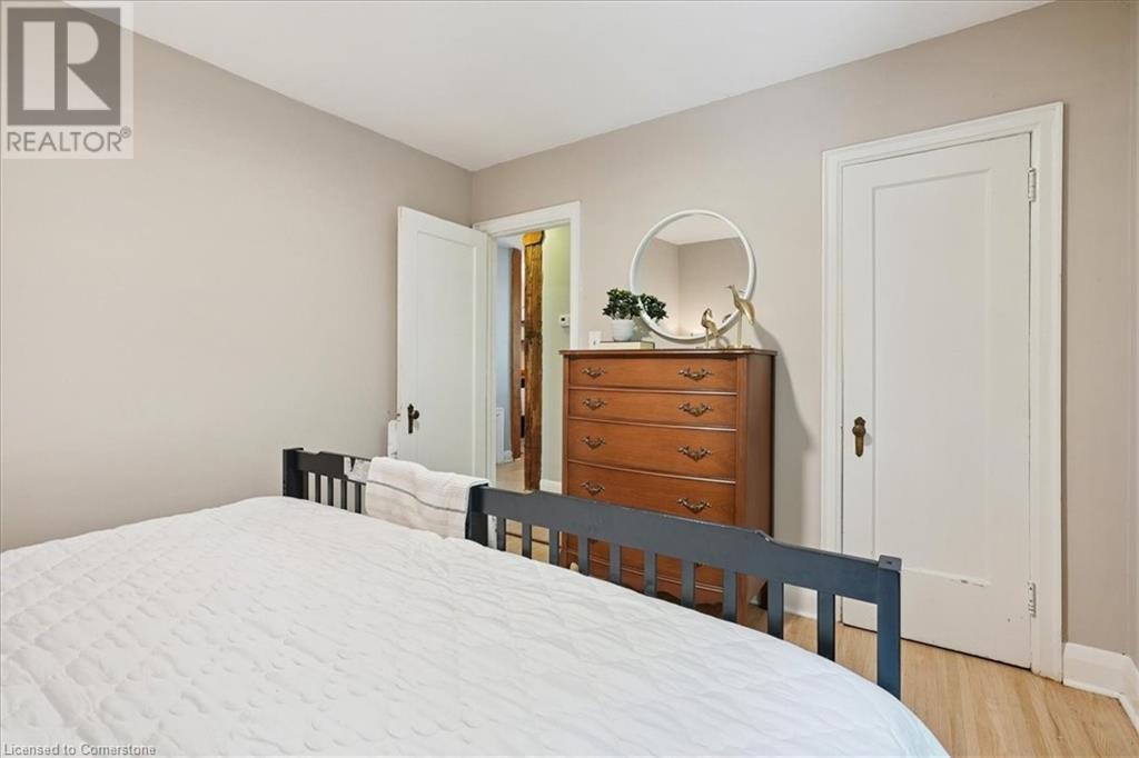 Photo 17 of 1403 Birch Avenue, Burlington ON