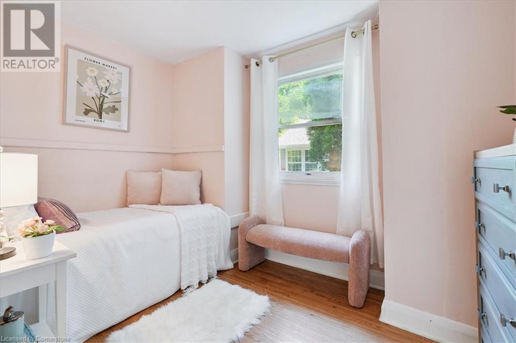 Photo 18 of 1403 Birch Avenue, Burlington ON