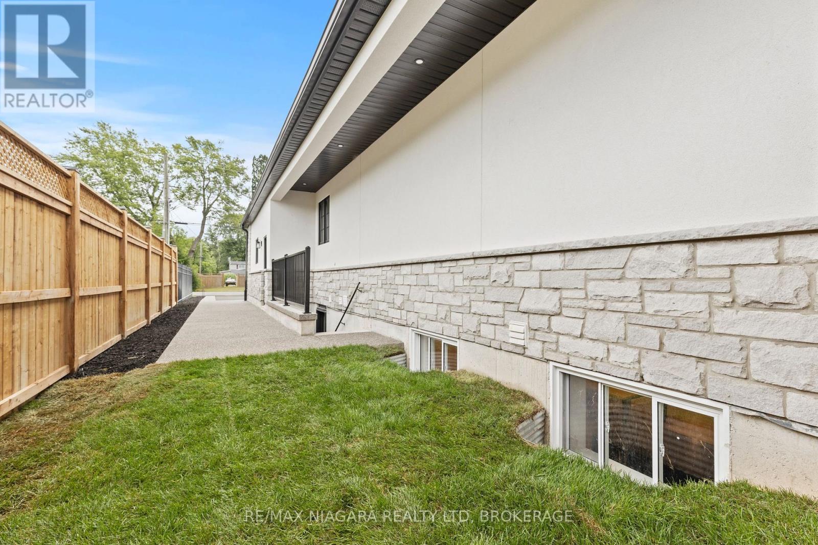 Photo 35 of 637 Buffalo Road, Fort Erie ON