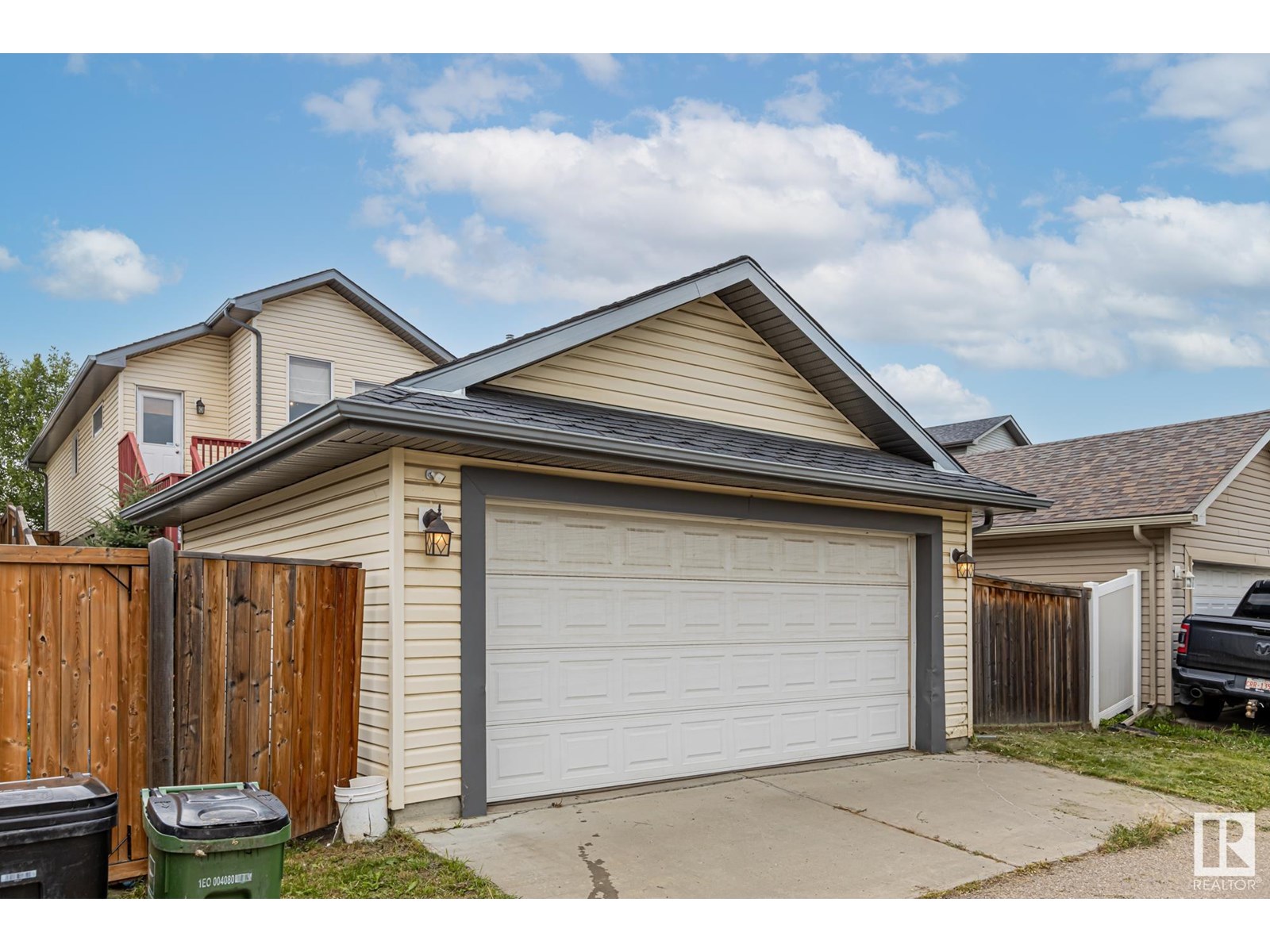 Photo 5 of 359 Brintnell Bv Nw, Edmonton AB