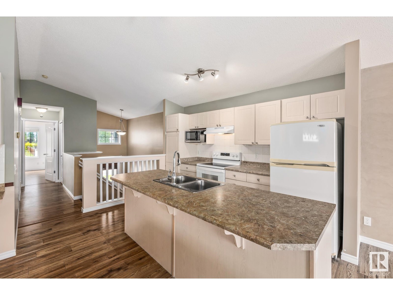 Photo 34 of 359 Brintnell Bv Nw, Edmonton AB