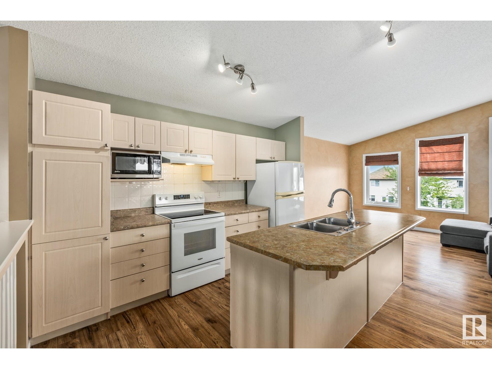Photo 11 of 359 Brintnell Bv Nw, Edmonton AB