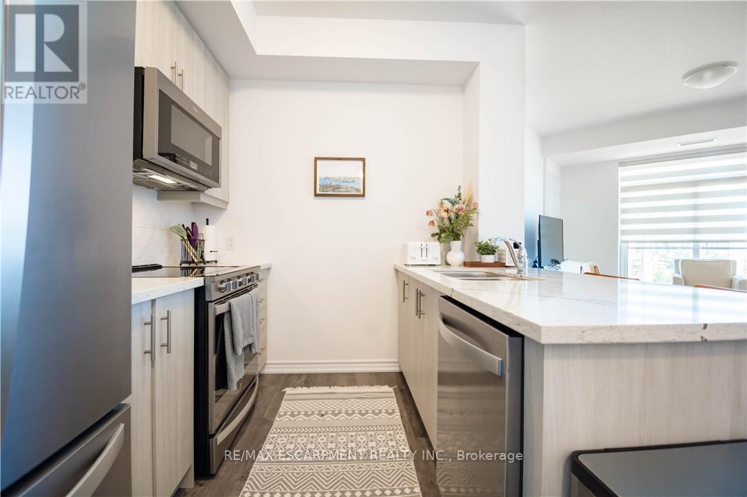 Photo 8 of 333 10 Mallard Trail, Hamilton ON
