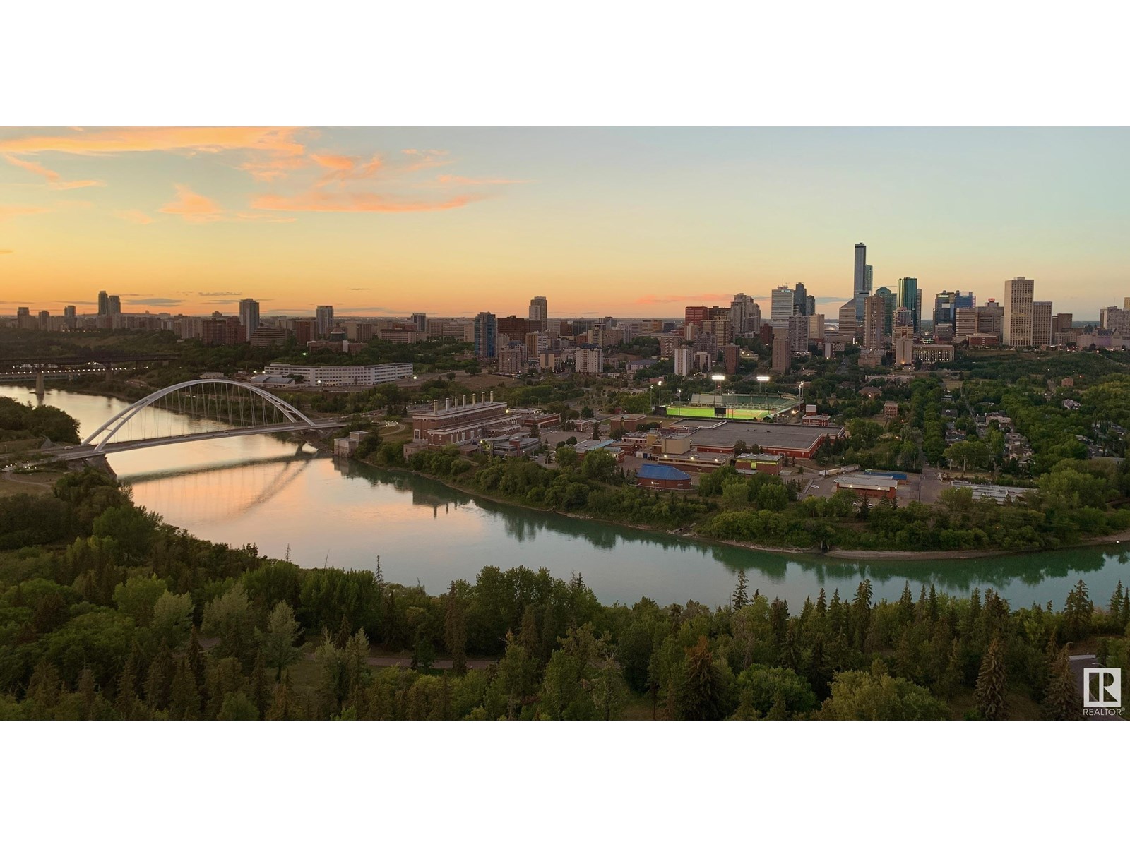 Photo 40 of 2005 10149 Saskatchewan Dr Nw, Edmonton AB