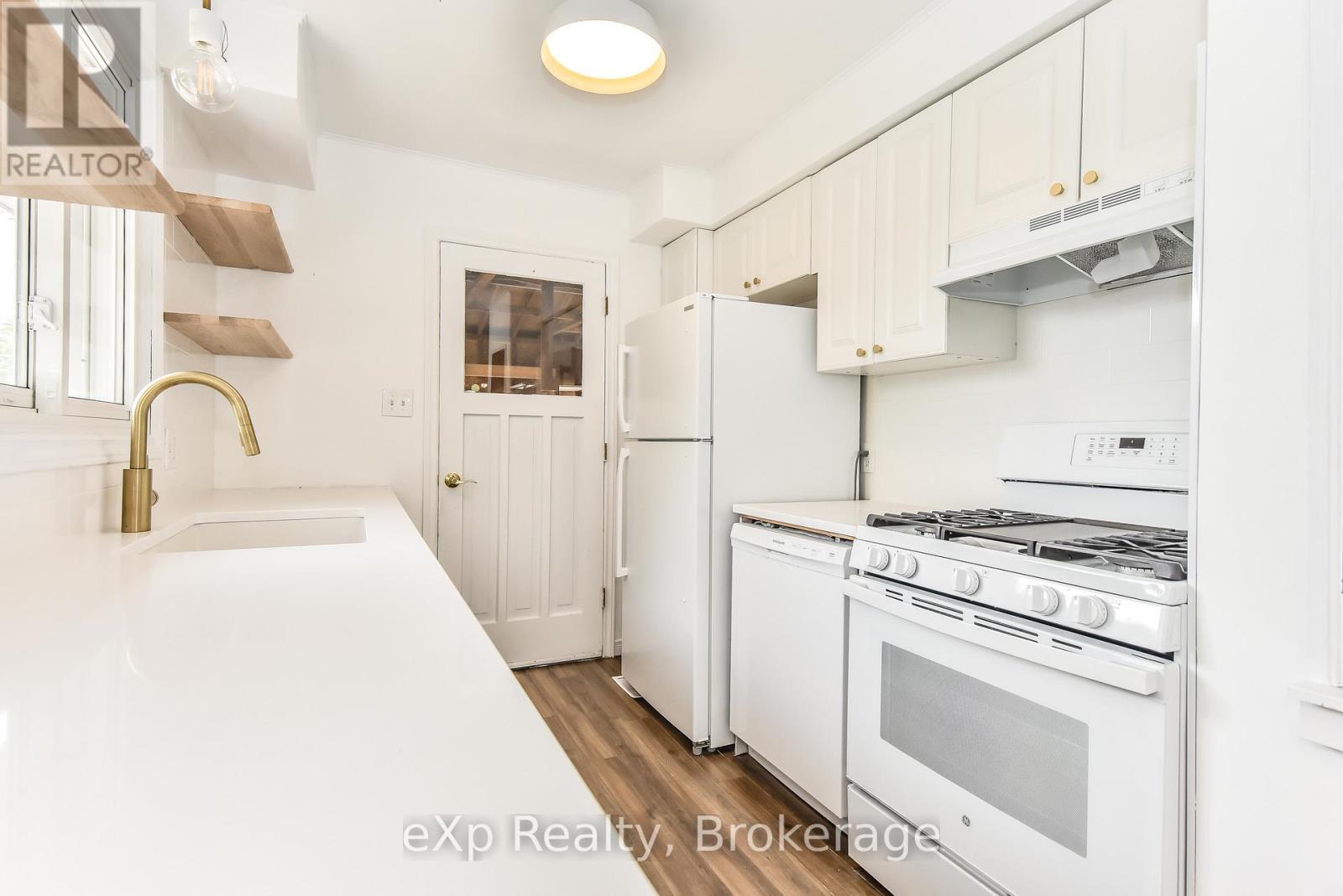 Photo 10 of 373 Hillcrest Road, Cambridge ON