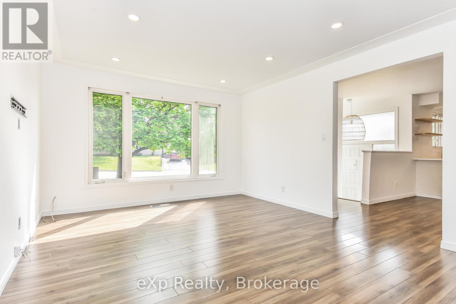 Photo 11 of 373 Hillcrest Road, Cambridge ON