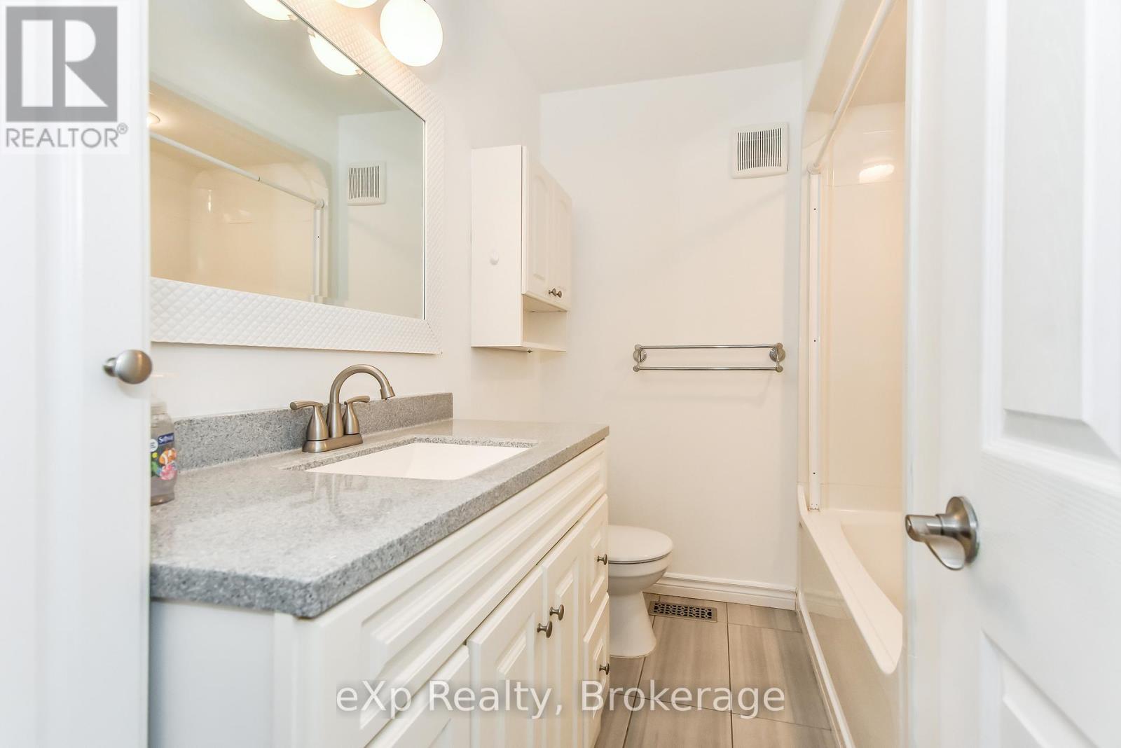 Photo 20 of 373 Hillcrest Road, Cambridge ON