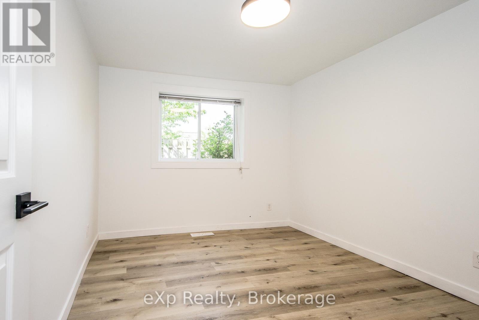 Photo 36 of 373 Hillcrest Road, Cambridge ON