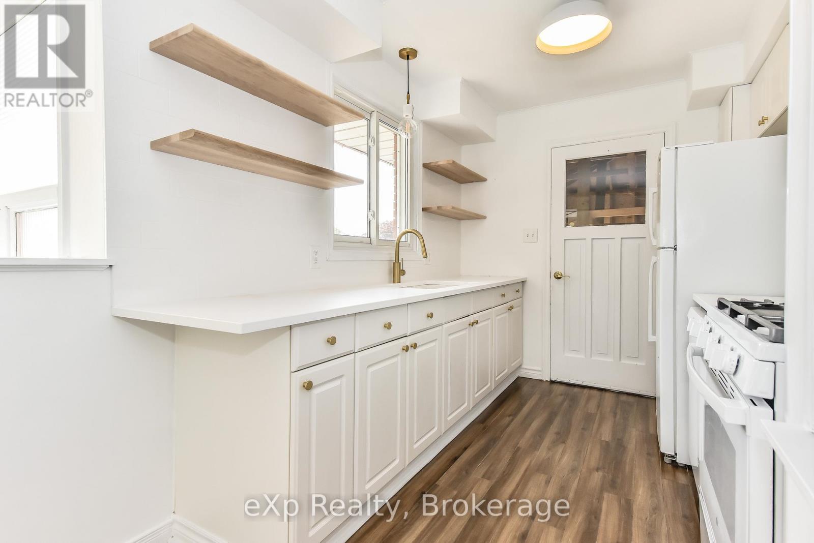 Photo 9 of 373 Hillcrest Road, Cambridge ON