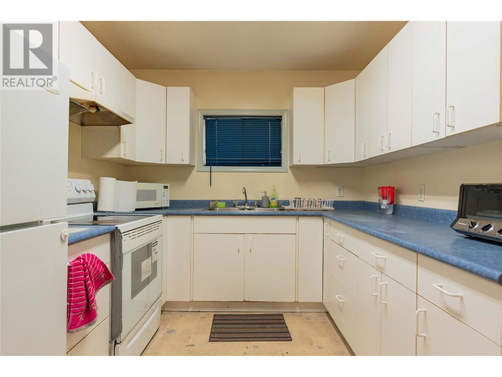 Photo 17 of 1410 Bay Avenue, Trail BC