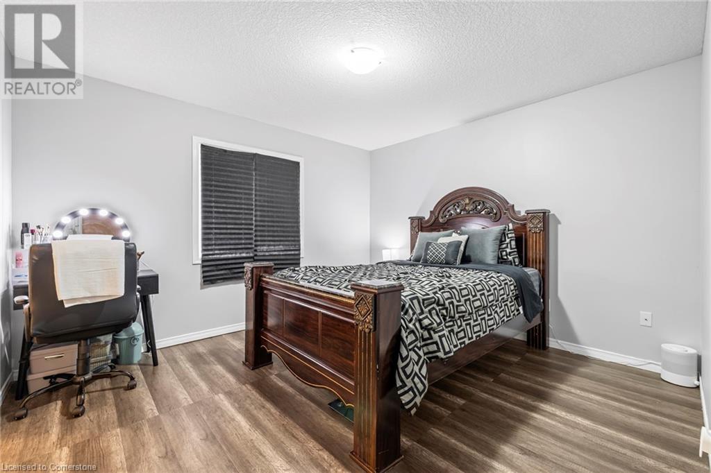 Photo 26 of 20 Gillespie Drive, Brantford ON