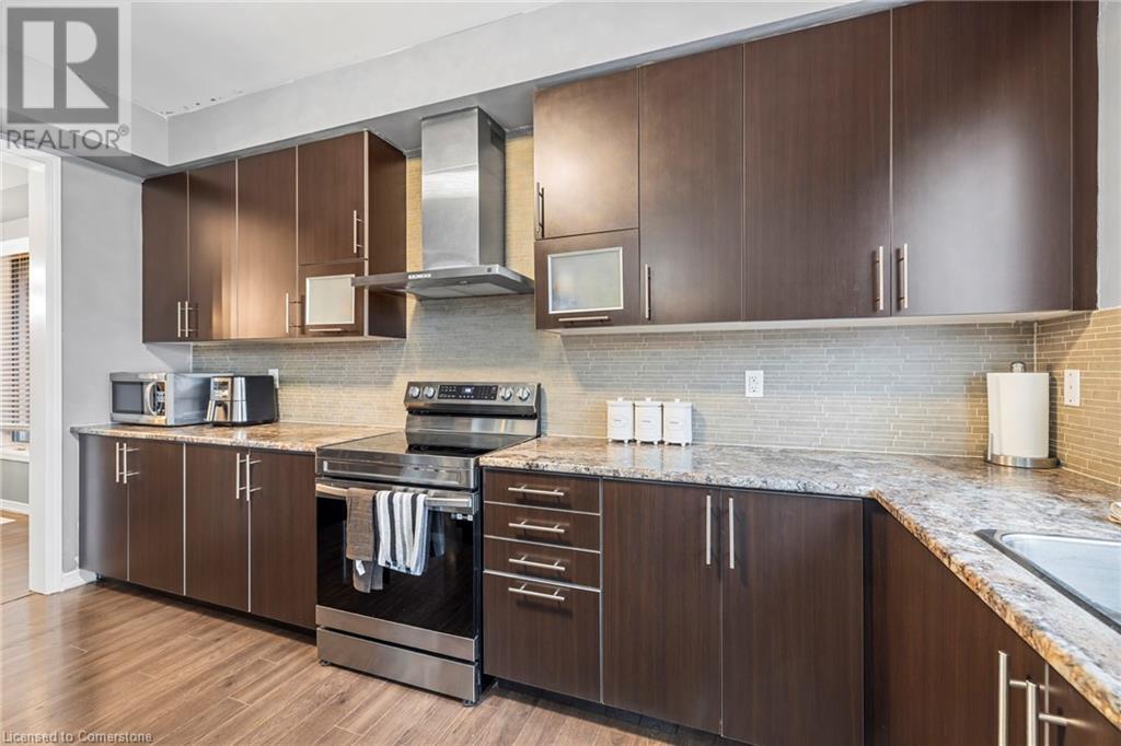 Photo 8 of 20 Gillespie Drive, Brantford ON
