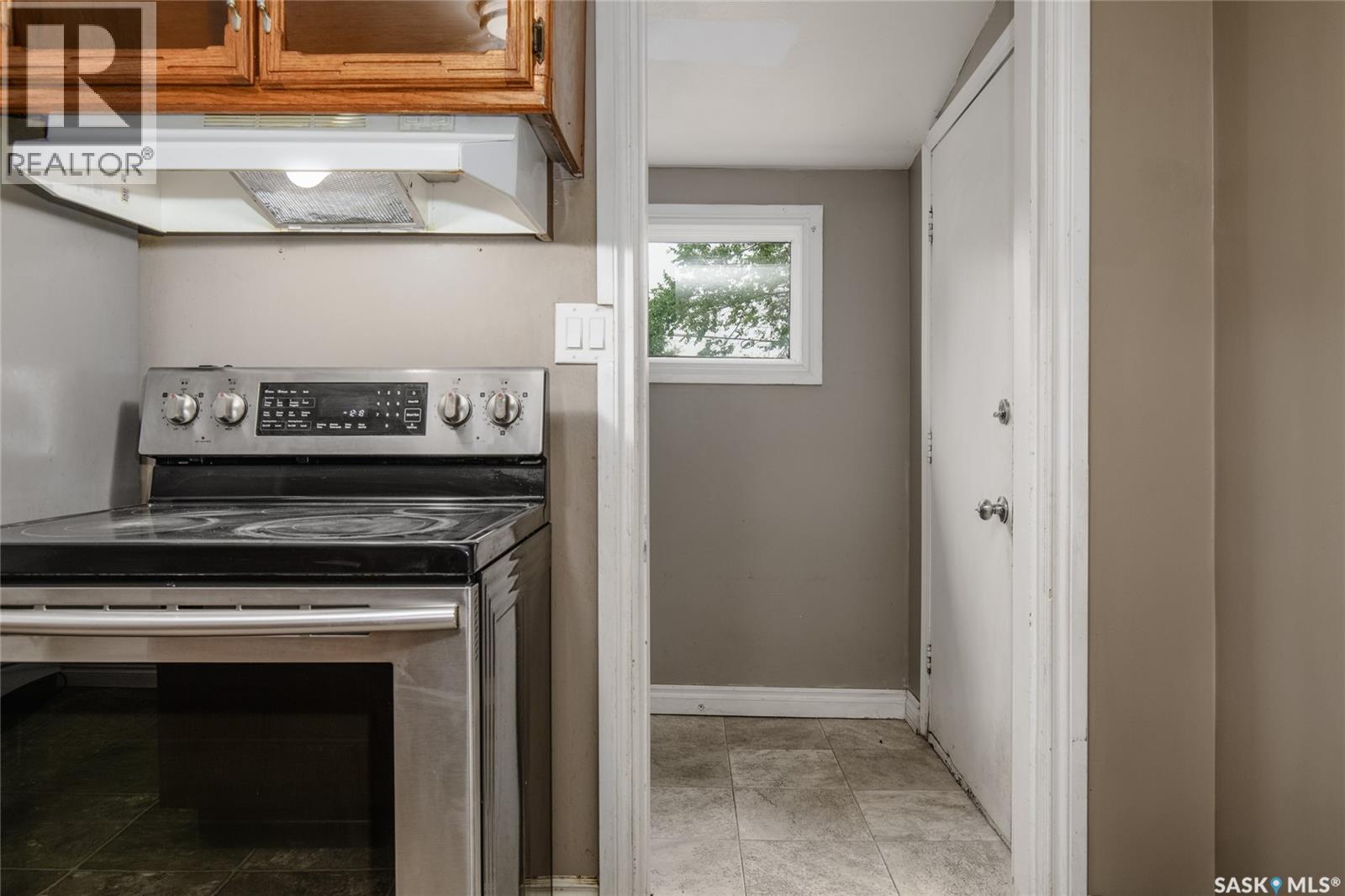 Photo 20 of 1103 4th Avenue Ne, Moose Jaw SK