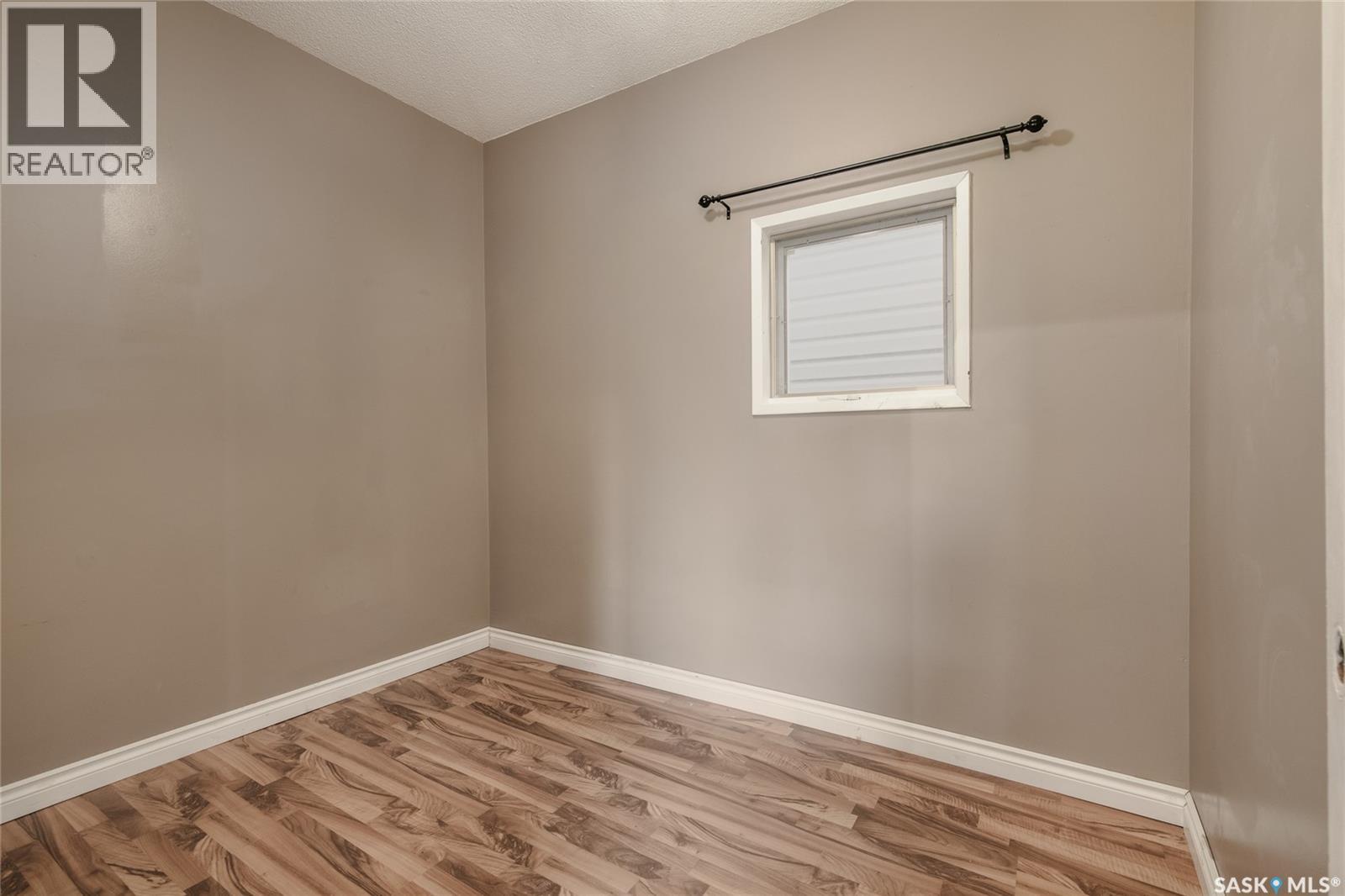 Photo 13 of 1103 4th Avenue Ne, Moose Jaw SK