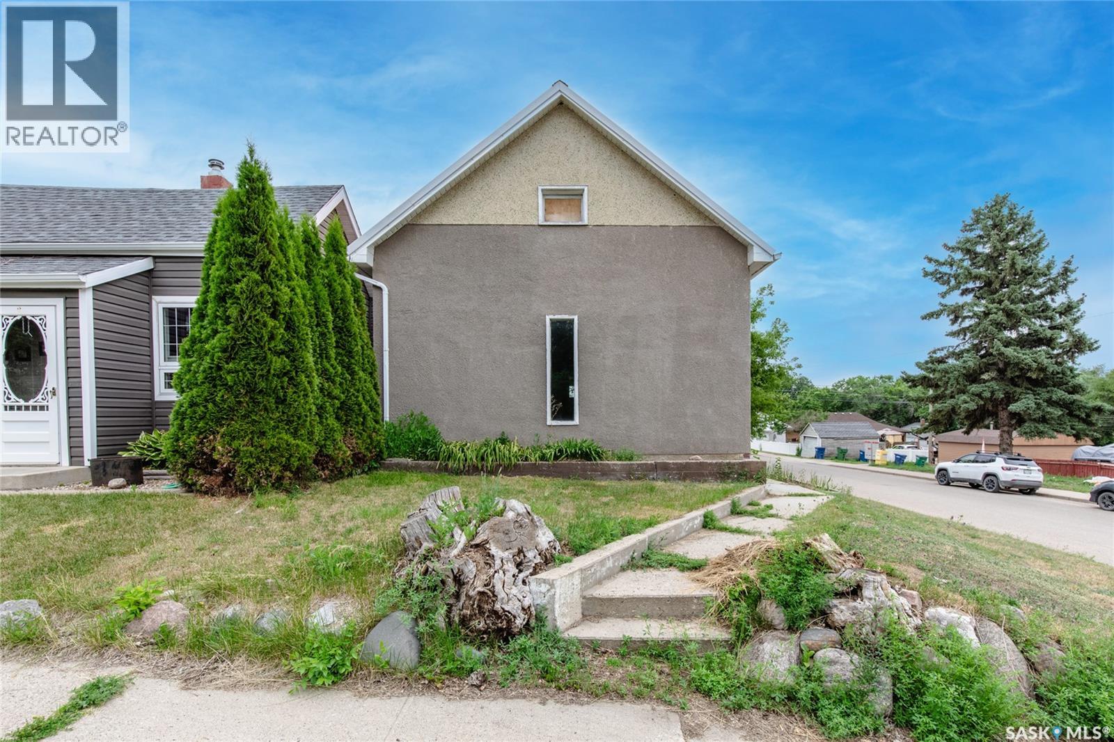 Photo 35 of 1103 4th Avenue Ne, Moose Jaw SK