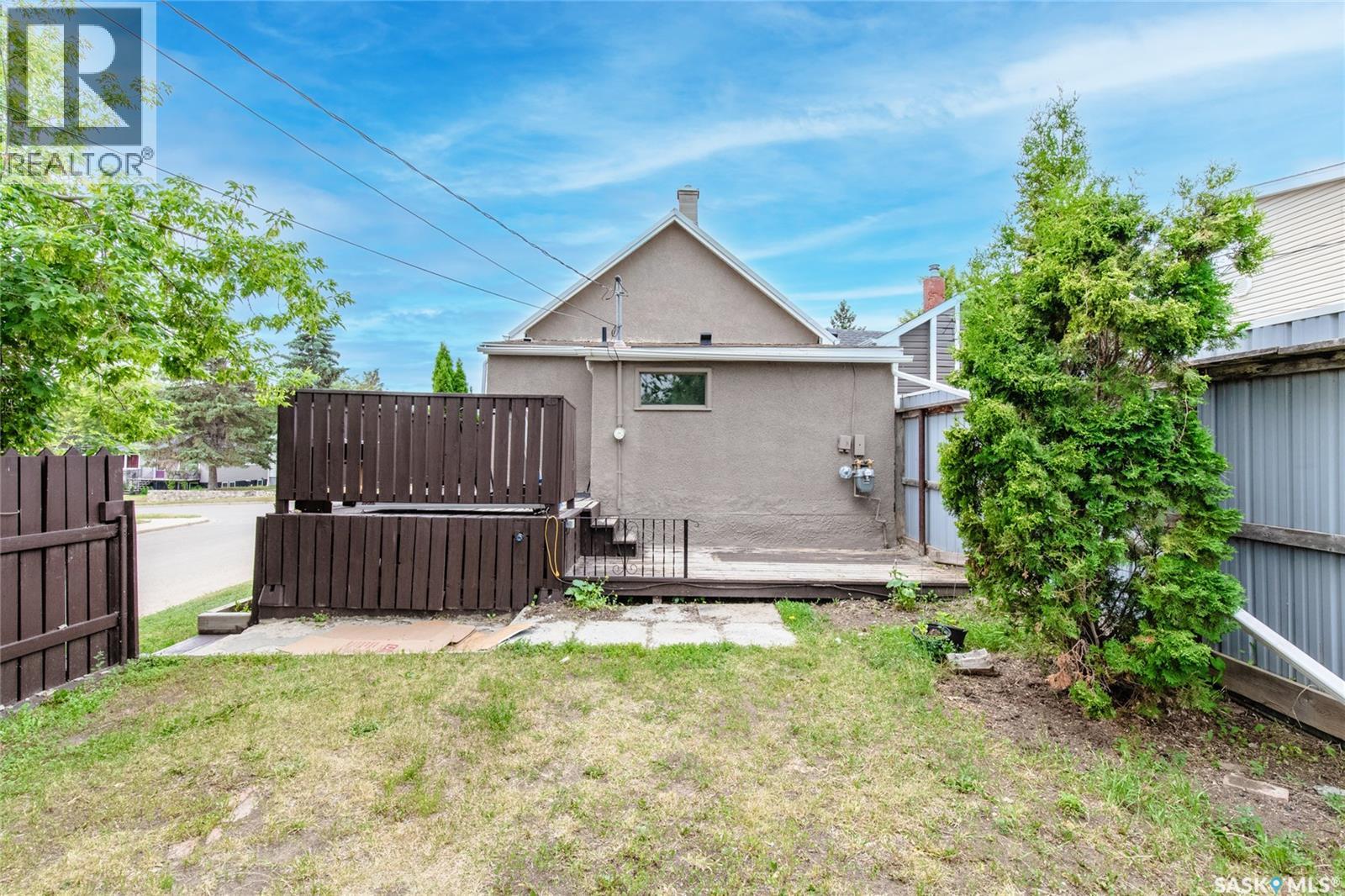 Photo 31 of 1103 4th Avenue Ne, Moose Jaw SK