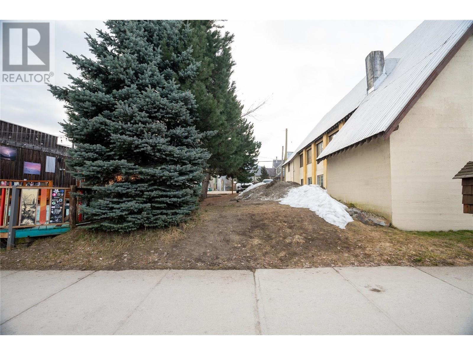 310 Mackenzie Avenue, Revelstoke