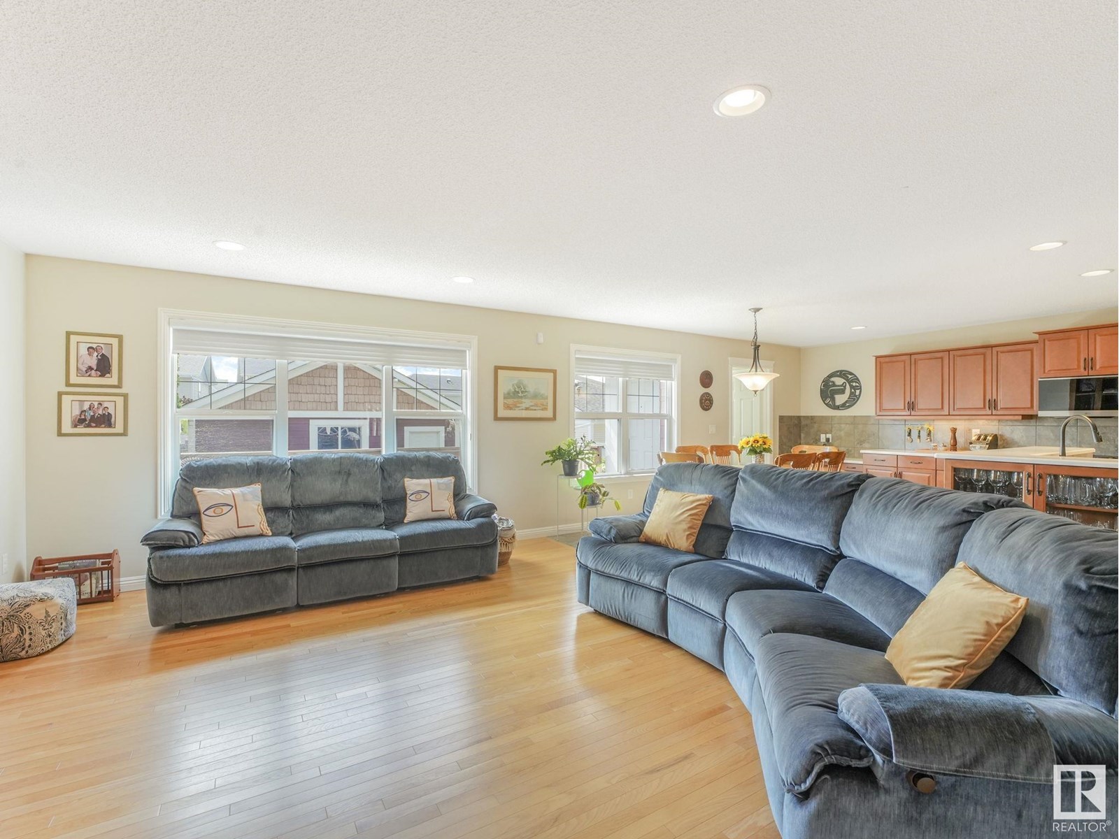 Photo 8 of 1615 Kerr Rd Nw, Edmonton AB