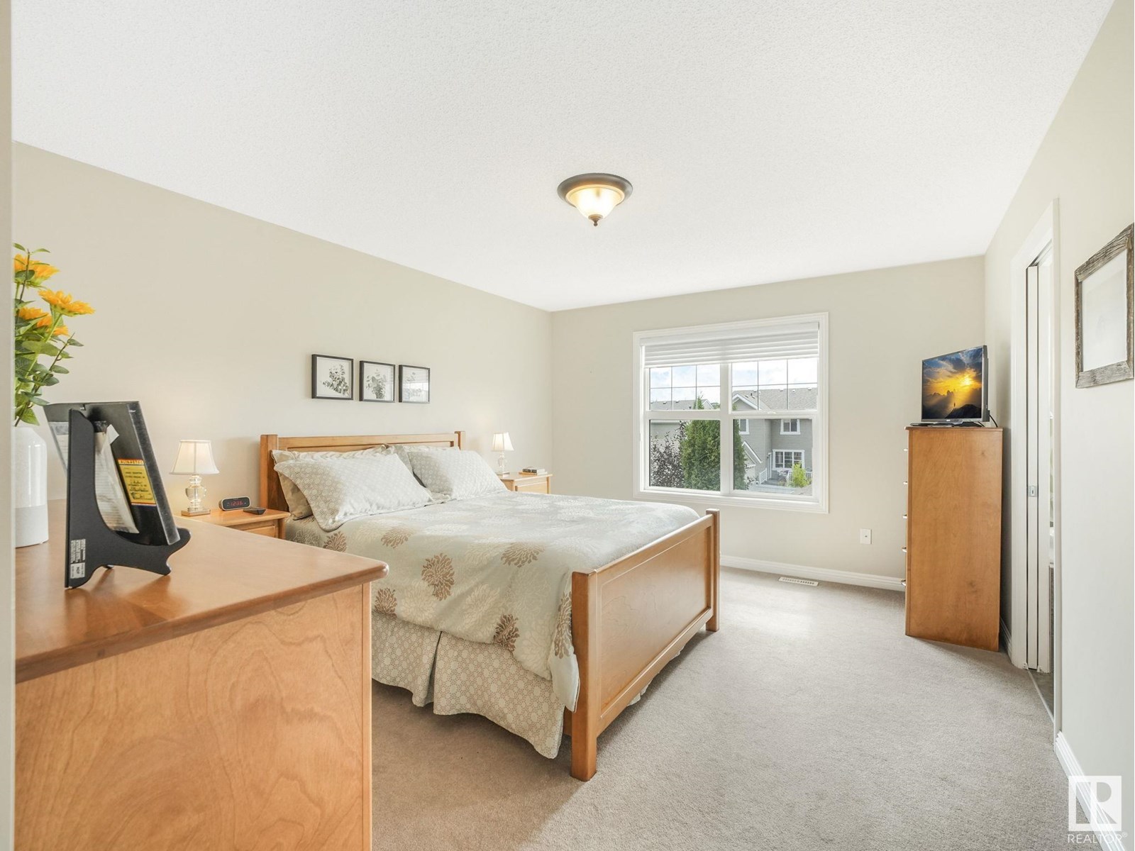 Photo 9 of 1615 Kerr Rd Nw, Edmonton AB