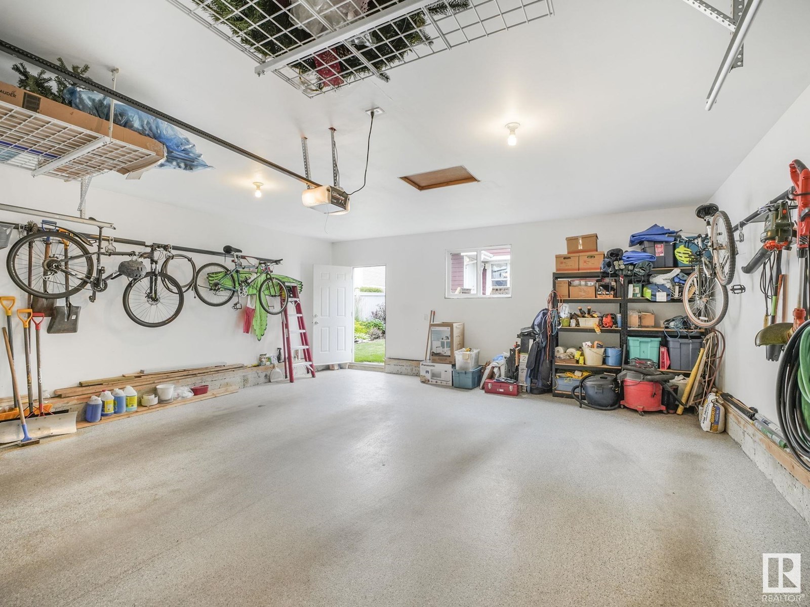 Photo 19 of 1615 Kerr Rd Nw, Edmonton AB