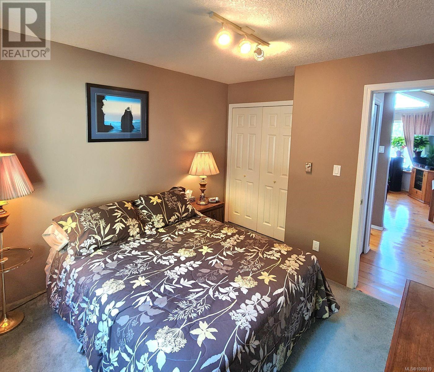 11267 Lakeshore Rd - 12
