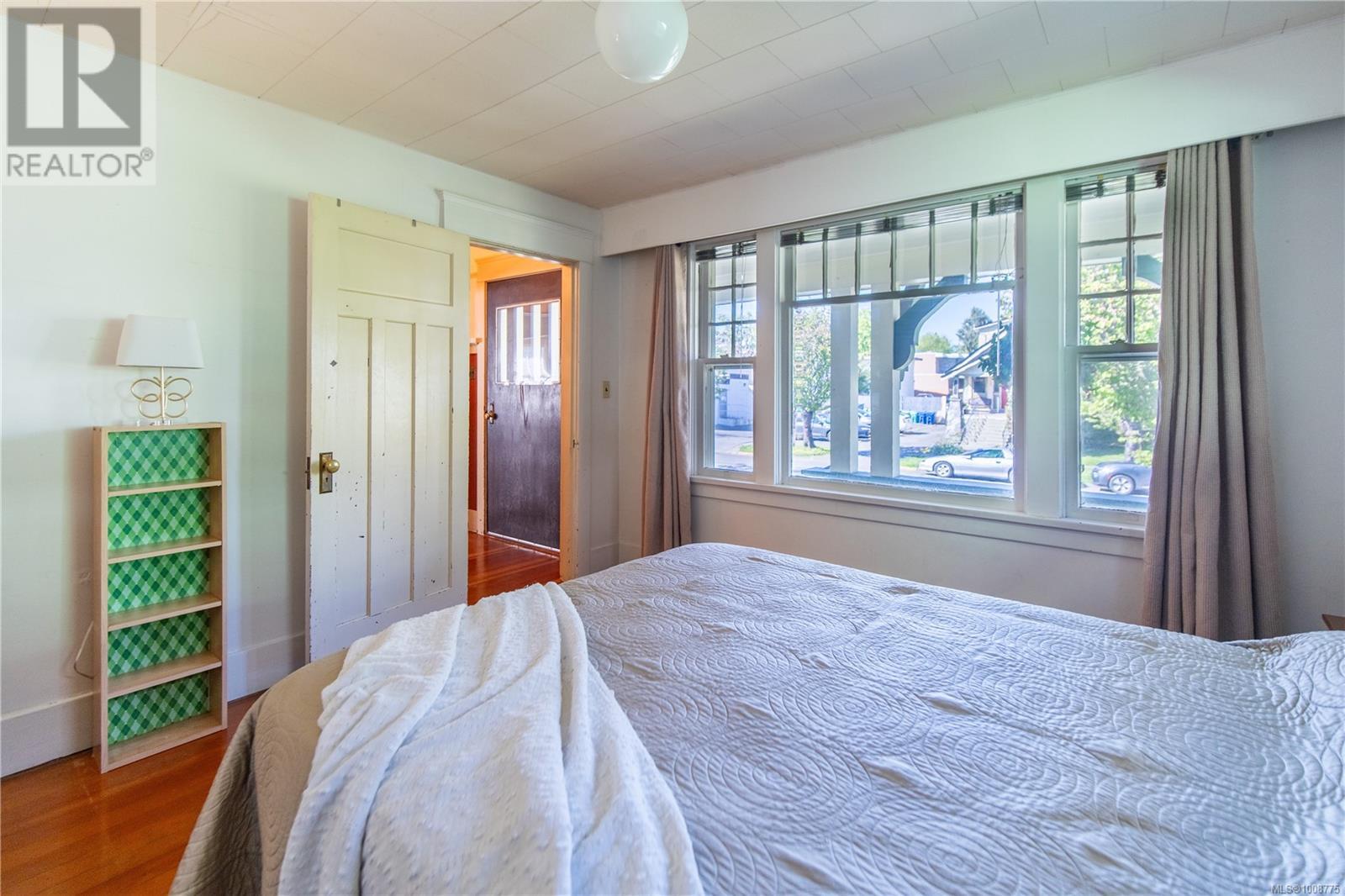 Photo 37 of 1111 Mckenzie St, Victoria BC