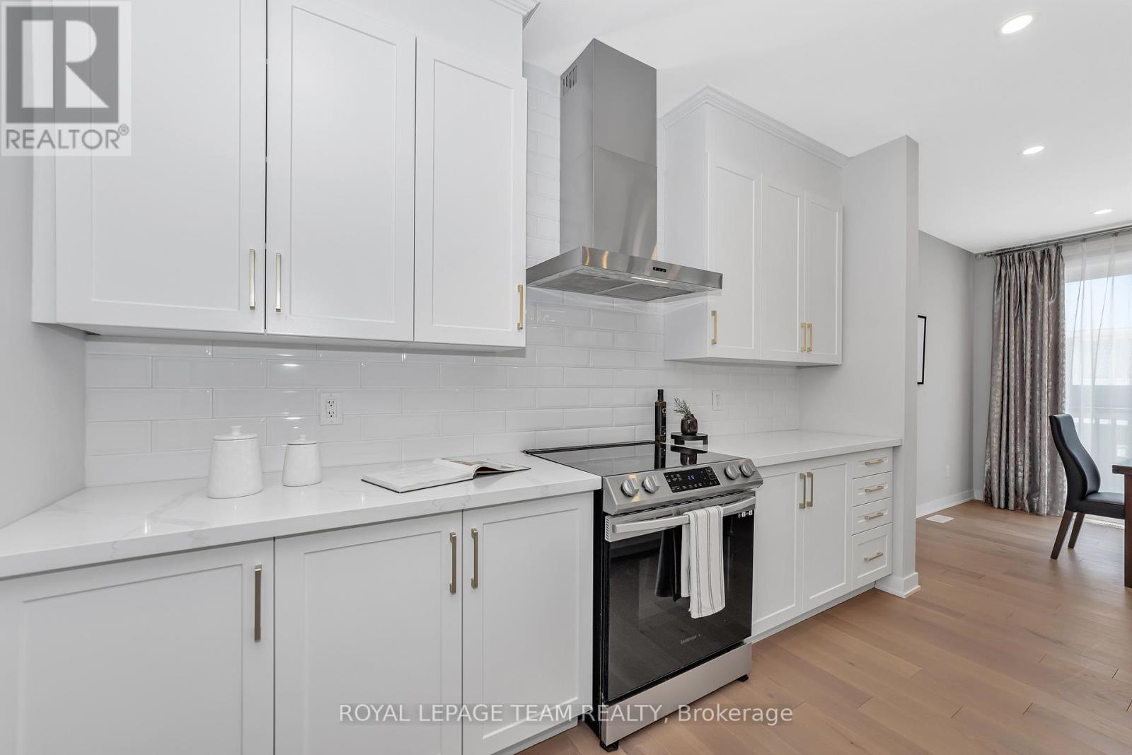 Photo 1 of 279 Ketchikan Crescent, Ottawa ON