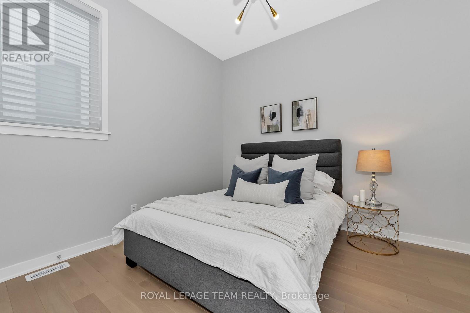 Photo 26 of 279 Ketchikan Crescent, Ottawa ON