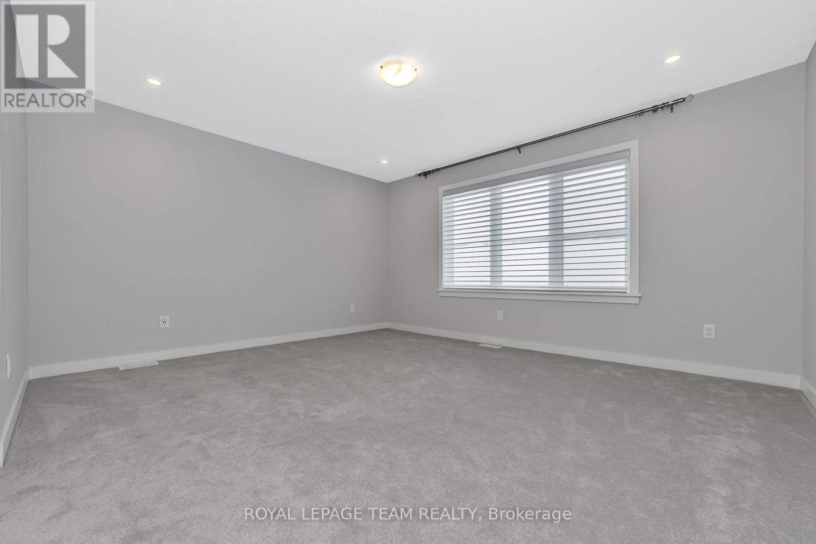 Photo 13 of 279 Ketchikan Crescent, Ottawa ON