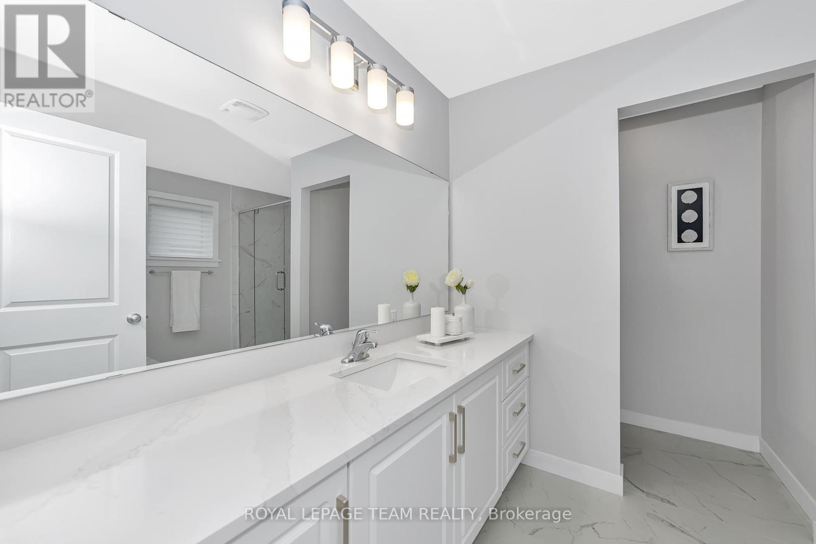 Photo 15 of 279 Ketchikan Crescent, Ottawa ON