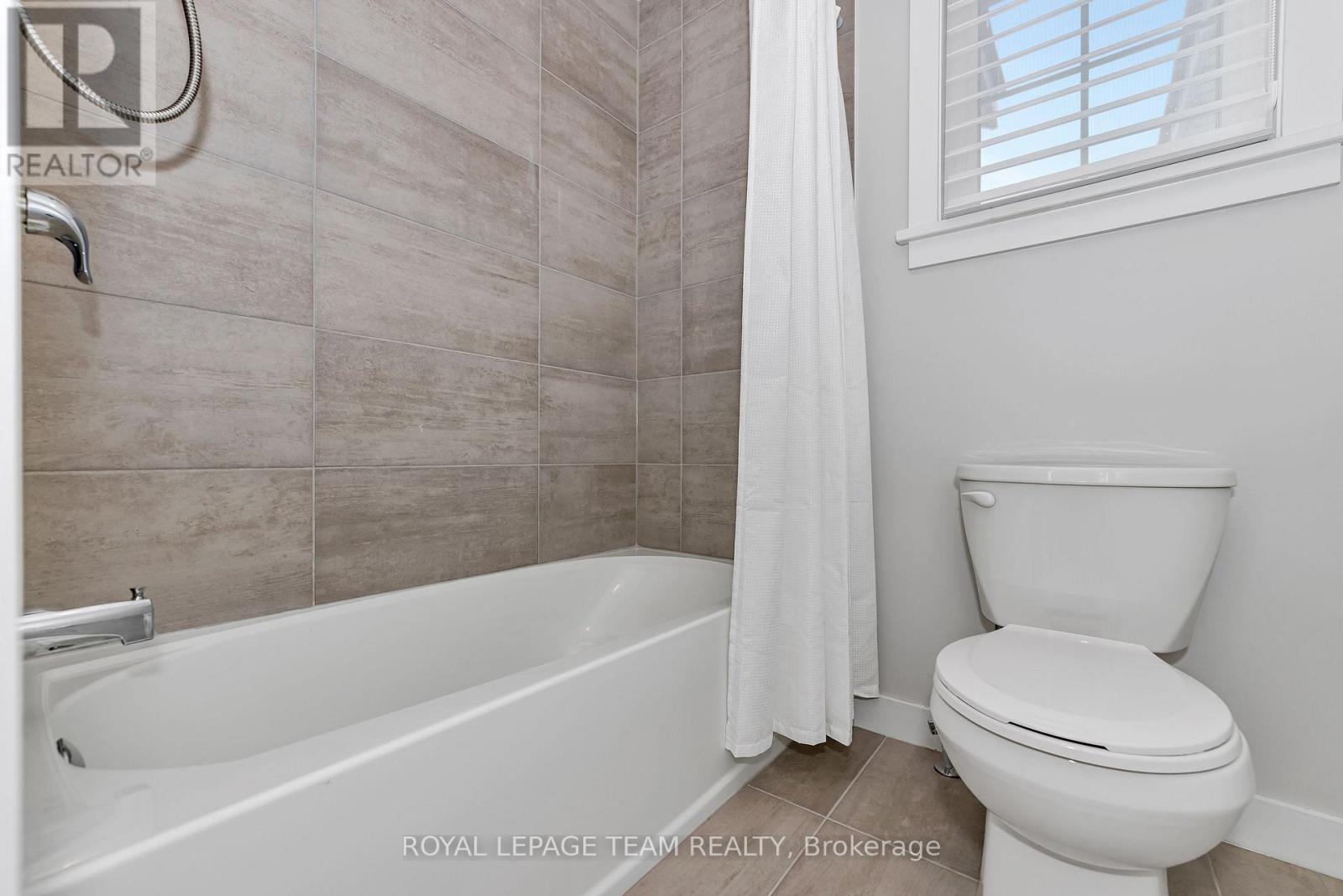 Photo 45 of 279 Ketchikan Crescent, Ottawa ON