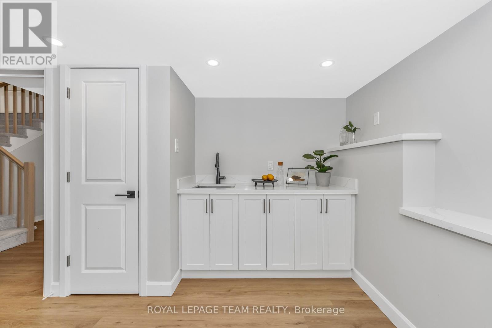 Photo 18 of 279 Ketchikan Crescent, Ottawa ON