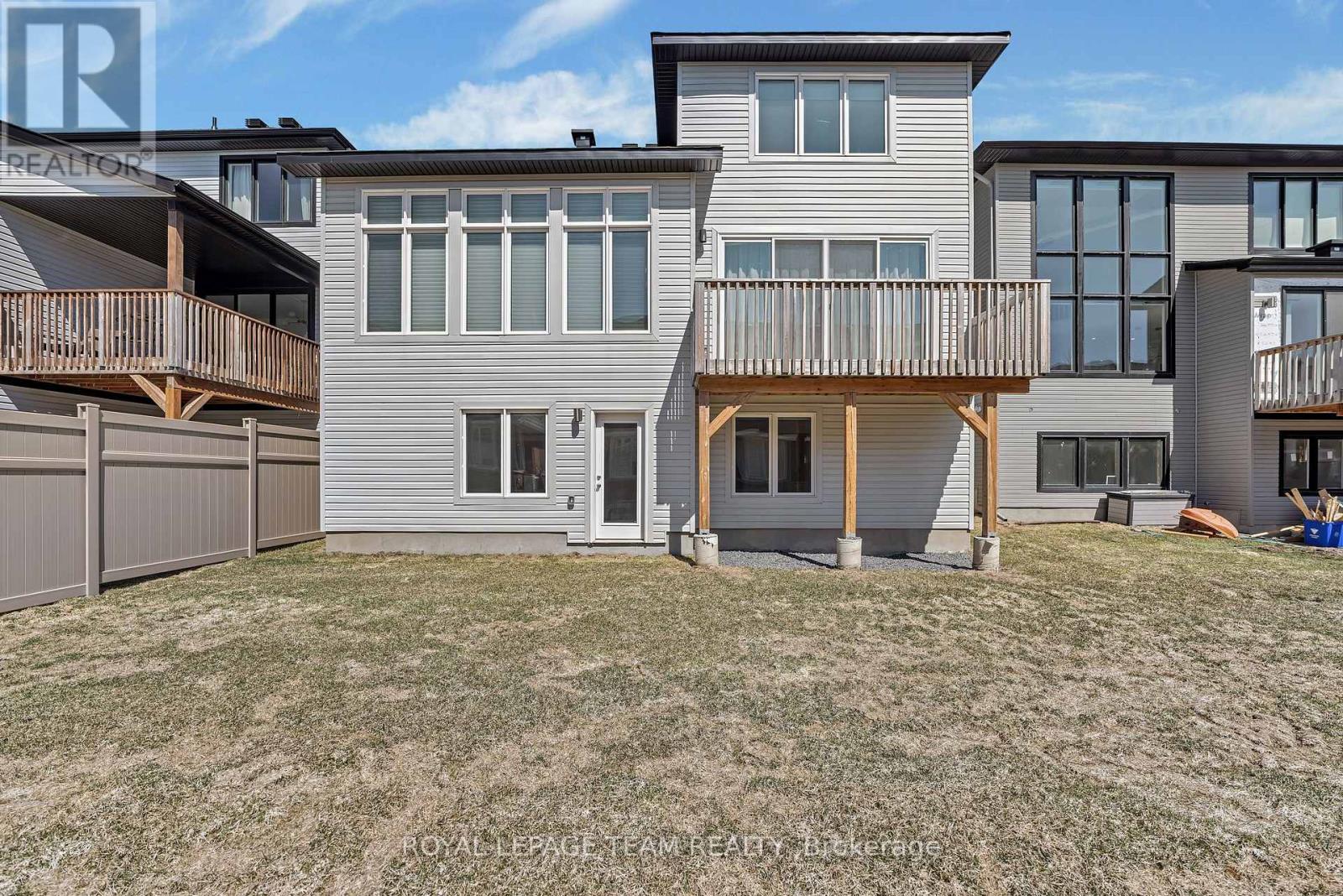 Photo 10 of 279 Ketchikan Crescent, Ottawa ON