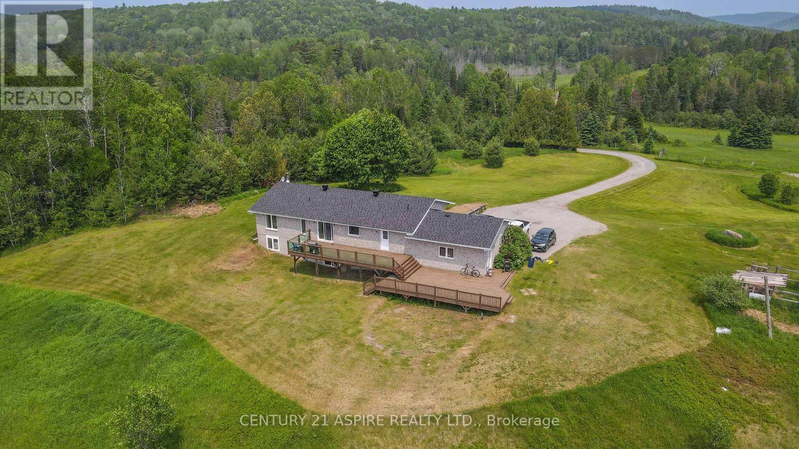 Photo 2 of 2112 Schutt Road, Brudenell Lyndoch And Raglan ON