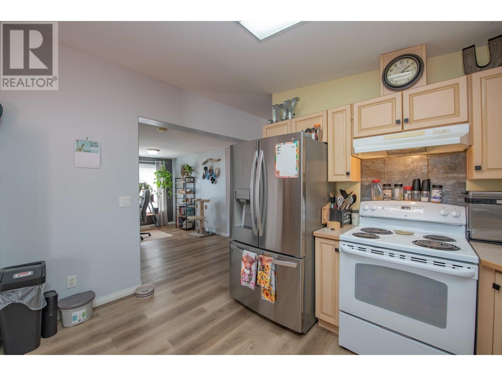 Photo 5 of 1713 15 Avenue, Vernon BC