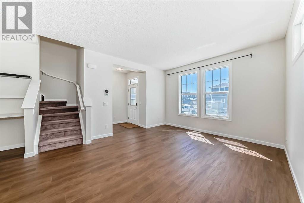 Photo 14 of 80 Magnolia Way Se, Calgary AB