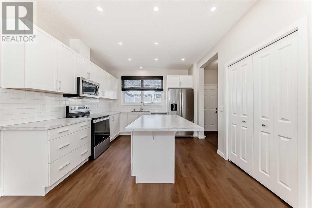Photo 7 of 80 Magnolia Way Se, Calgary AB