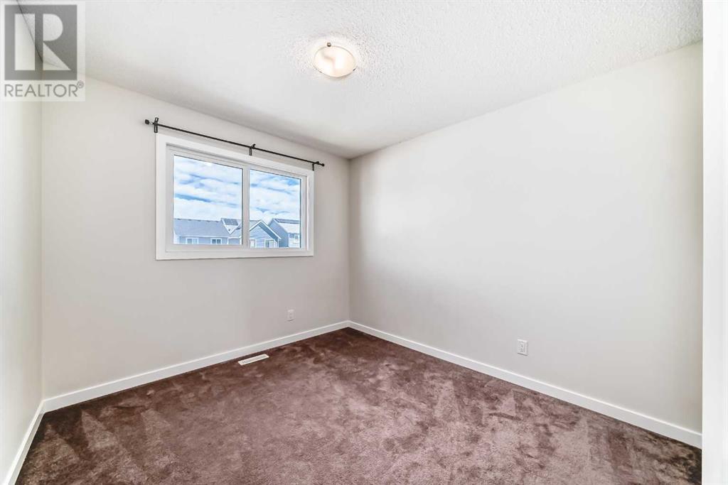 Photo 25 of 80 Magnolia Way Se, Calgary AB